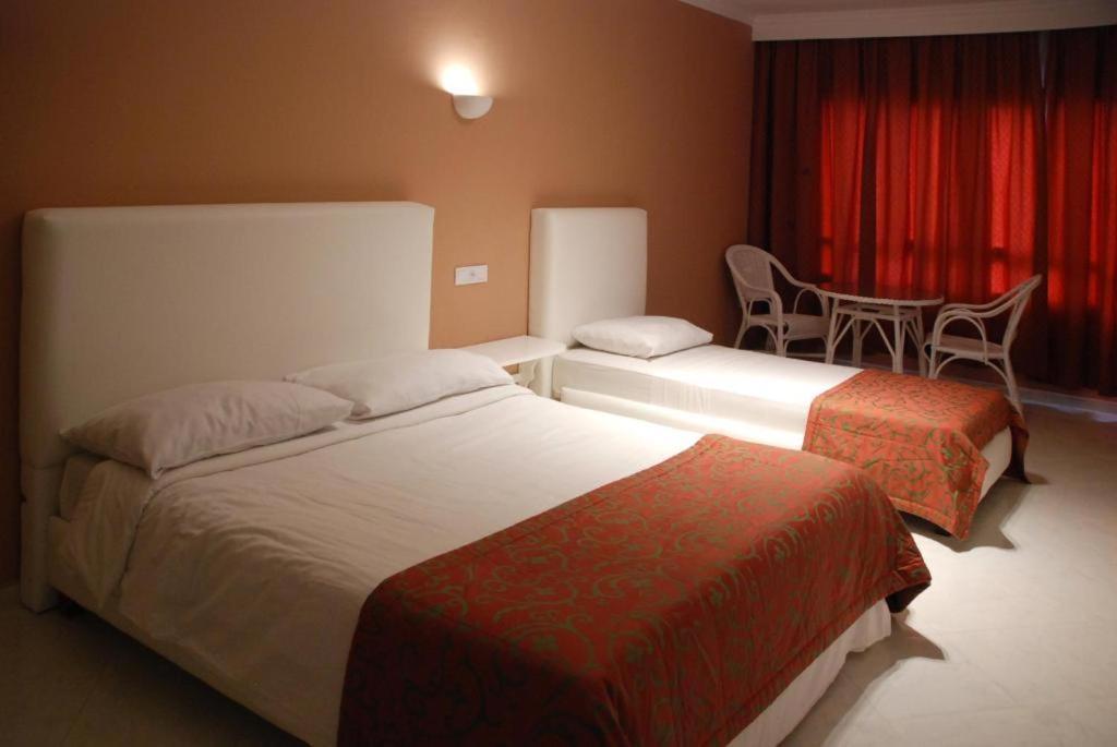 Hotel Azayla Асіла Екстер'єр фото